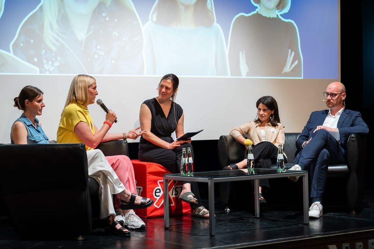Groß (The Female Founders DSHS Abschlussevent Inkubator Star-S Kader)